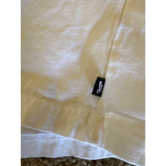 Nike SB Cropped Loose Fit XL Center Swoosh Embroidered White T-shirt - Picture 4 of 7